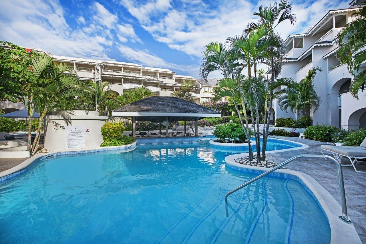 Bougainvillea Barbados كرايست تشيرش المظهر الخارجي الصورة
